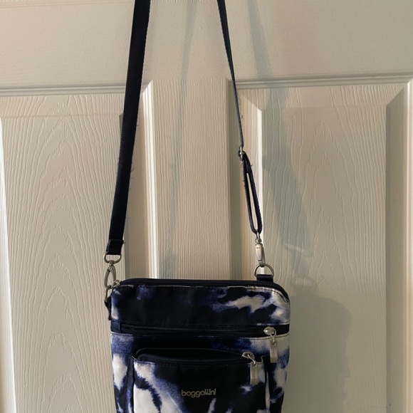 Baggallini Crossbody Purse - Picture 2 of 4
